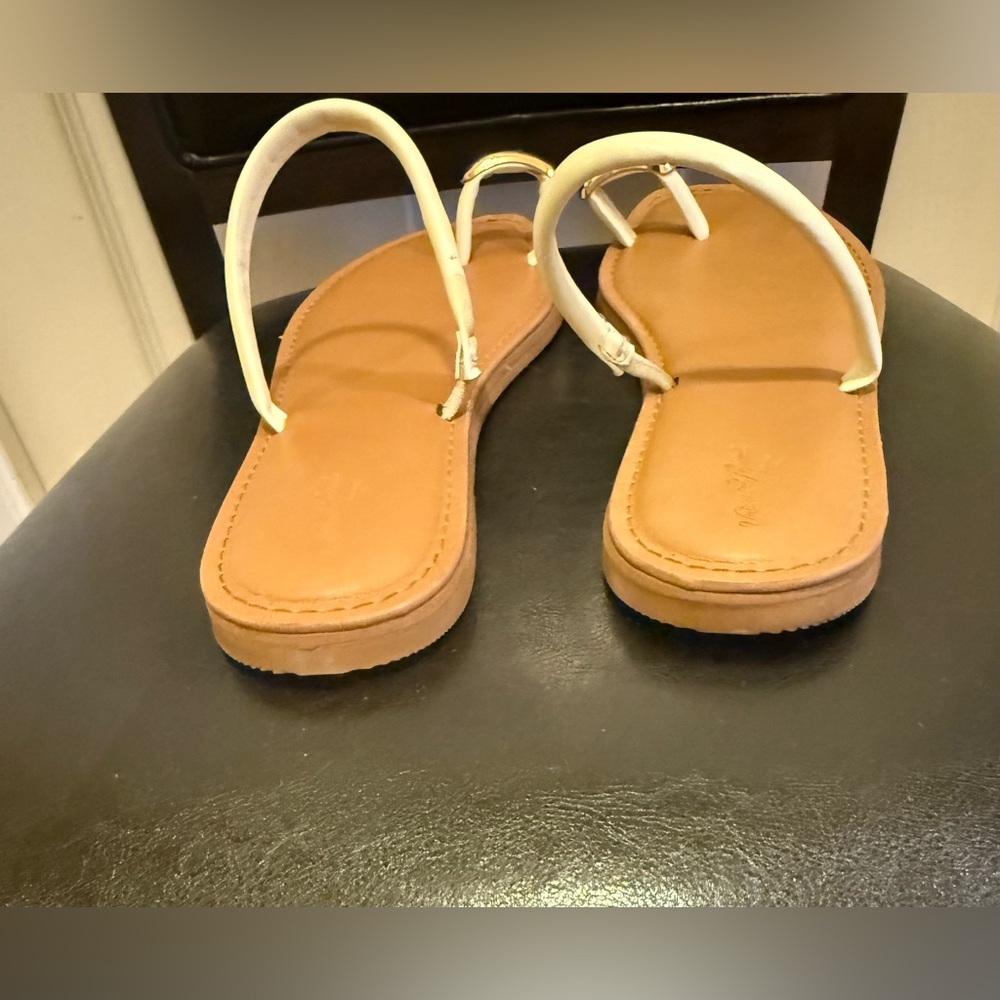 Universal Thread Thong Sandals - Picture 7 of 10